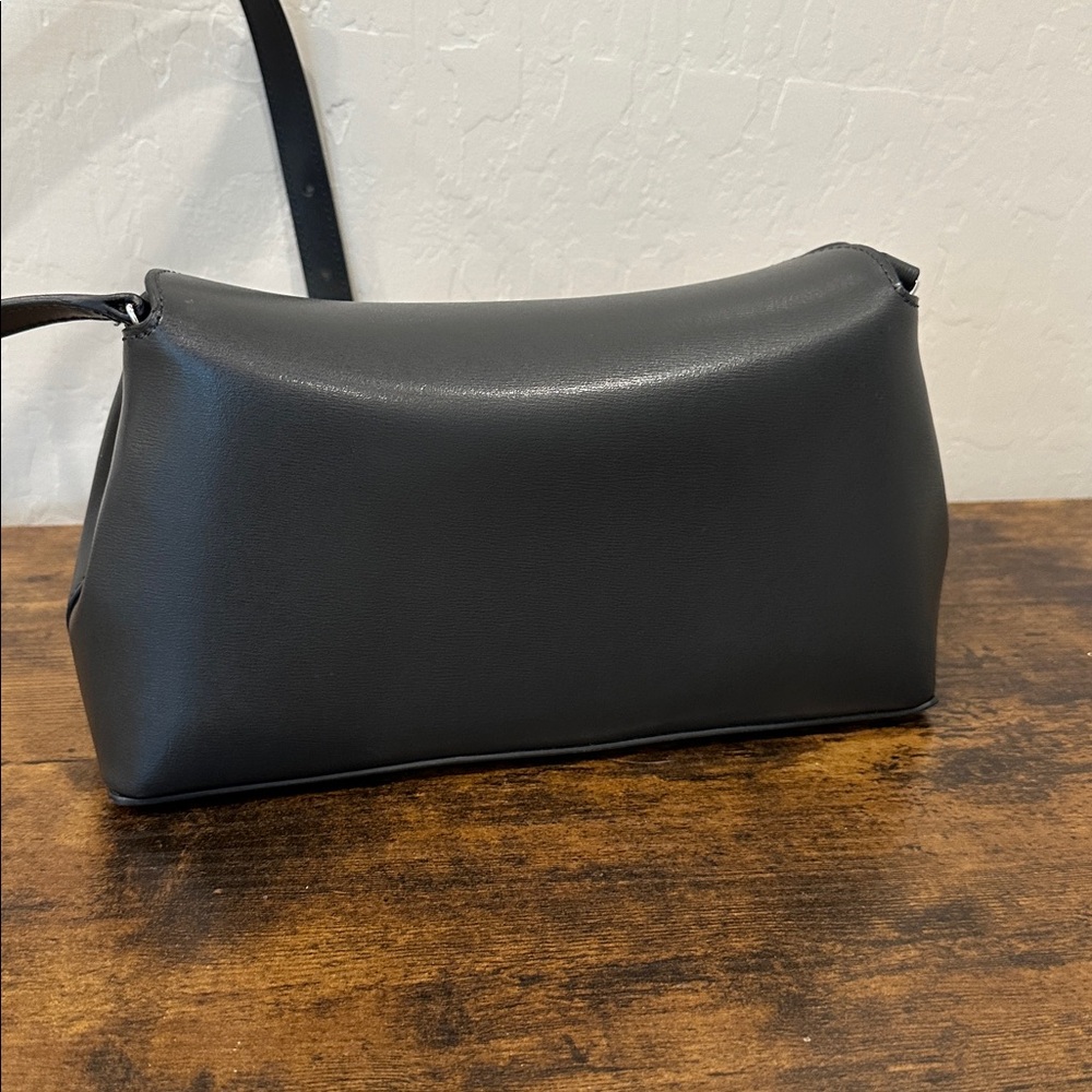 Toteme T-Lock Convertible Leather Clutch SHARK - Picture 3 of 11
